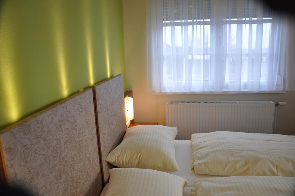 Gasthof Zur Linde Sankt Andra am Zicksee Room photo